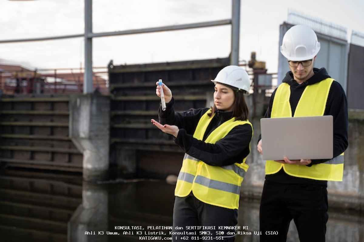 K3, SMK3, dan Kesehatan Kerja: Standar Safety untuk Lingkungan Kerja Aman K3, SMK3, Kesehatan Kerja, Safety