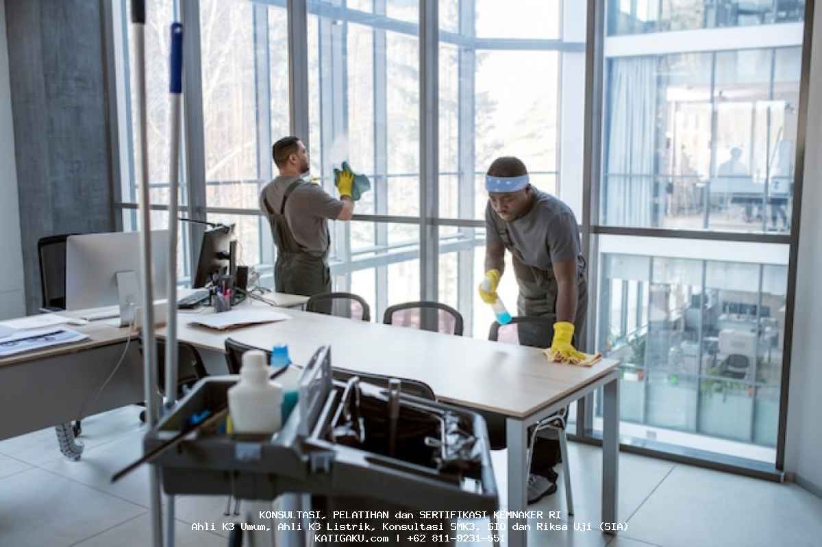 Mengukir Keahlian Bersertifikat dalam Cleaning Service BNSP sertifikat cleaning service BNSP, keahlian cleaning service, proses sertifikasi cleaning service