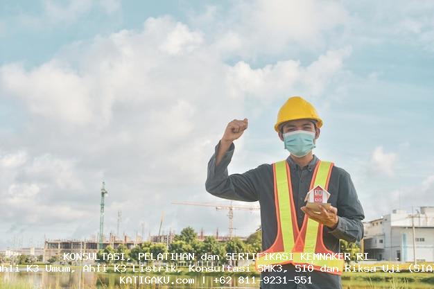 Panduan K3 Safety: Kewajiban Legal dan Strategi Pencegahan Kecelakaan Pesawat Angkat Angkut k3 safety