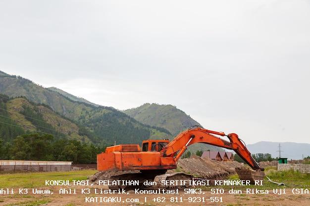 Panduan Lengkap Perawatan Beko Excavator dan Regulasi K3 perawatan beko excavator