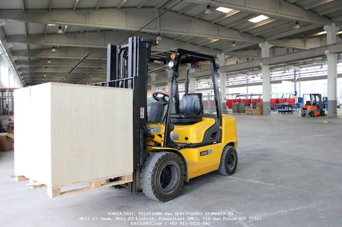 Perawatan Forklift 3 Ton: Panduan K3, SIA & Riksa Uji Kemnaker perawatan forklift 3 ton