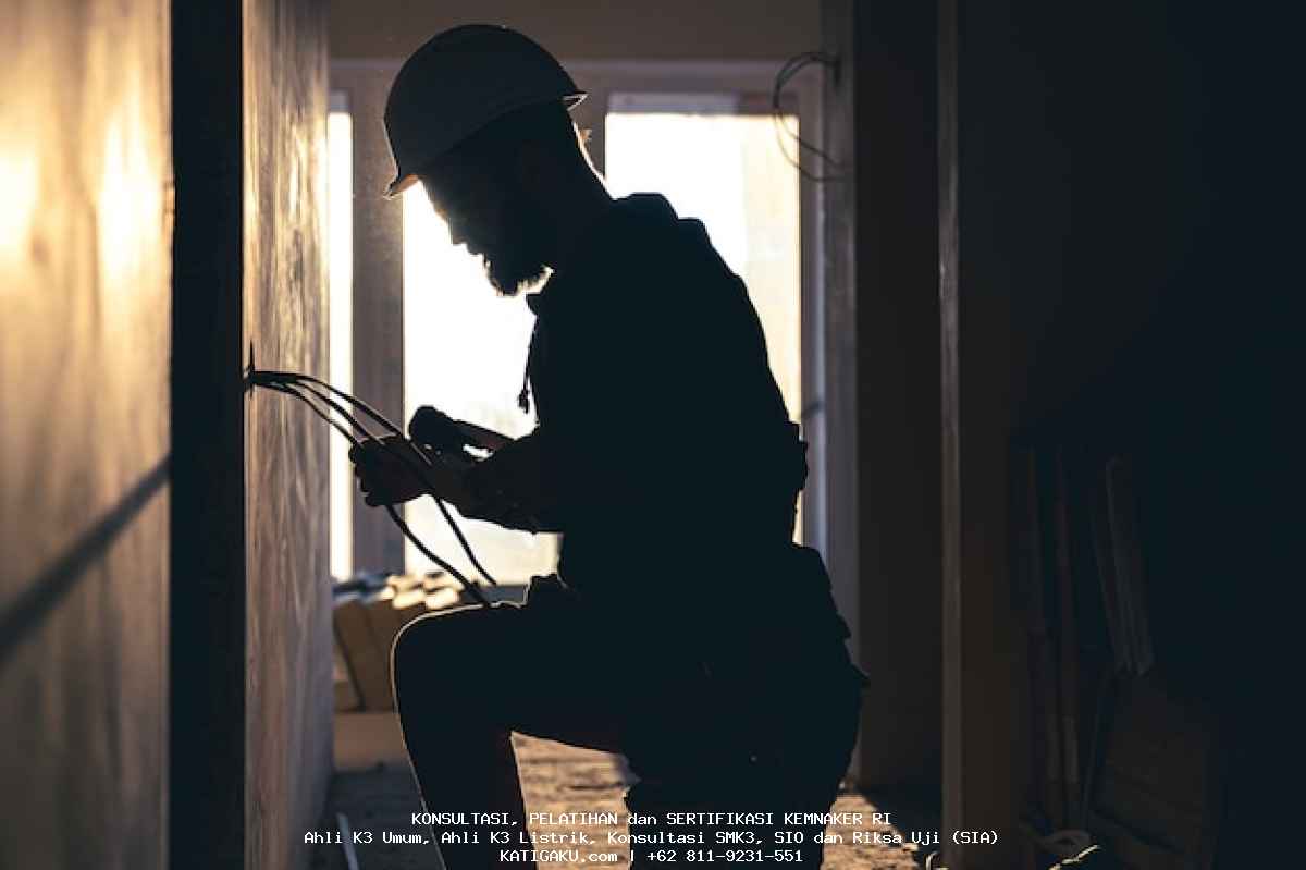 Riksa Uji: Bukti Nyata Pencegah Kecelakaan Kerja & Jaminan K3! Riksa Uji: Bukti Nyata Pencegah Kecelakaan Kerja & Jaminan K3!