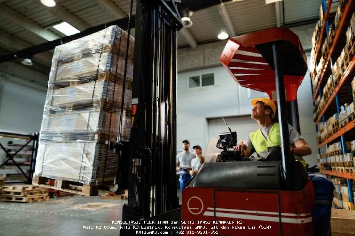 SIO Forklift Wajib untuk Gudang & Logistik? Ini Cara Cepat dan Legal Mendapatkannya! SIO Forklift Wajib untuk Gudang & Logistik