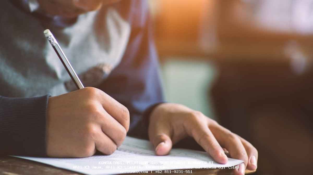 Ujian Sertifikasi Ahli K3 Pangan: Contoh Soal Essay dengan Jawaban Mendalam untuk Peningkatan Kompetensi contoh soal ujian essay Sertifikasi Ahli K3 Pangan beserta jawabannya